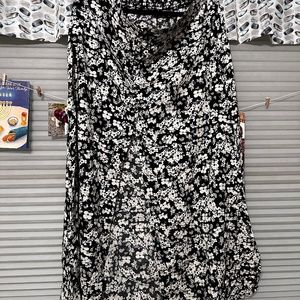 Express Long Floral Skirt With Buttons and Middle Slit